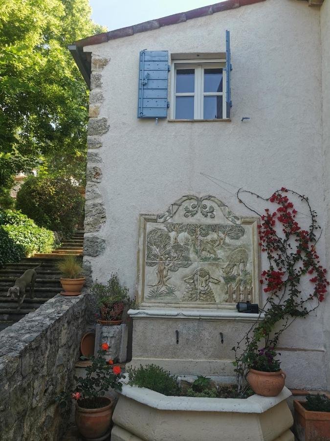 Вілла Domaine Geodora, Parfumeur En Provence Сен-Бонне-де-Монтору Екстер'єр фото