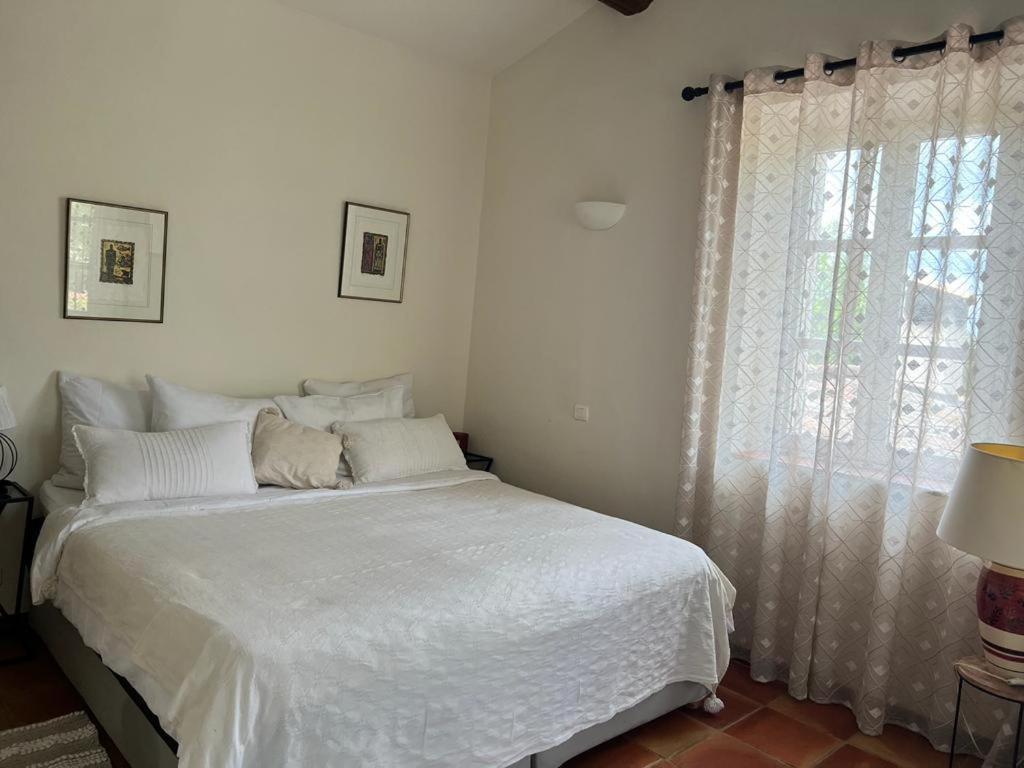 Вілла Domaine Geodora, Parfumeur En Provence Сен-Бонне-де-Монтору Екстер'єр фото