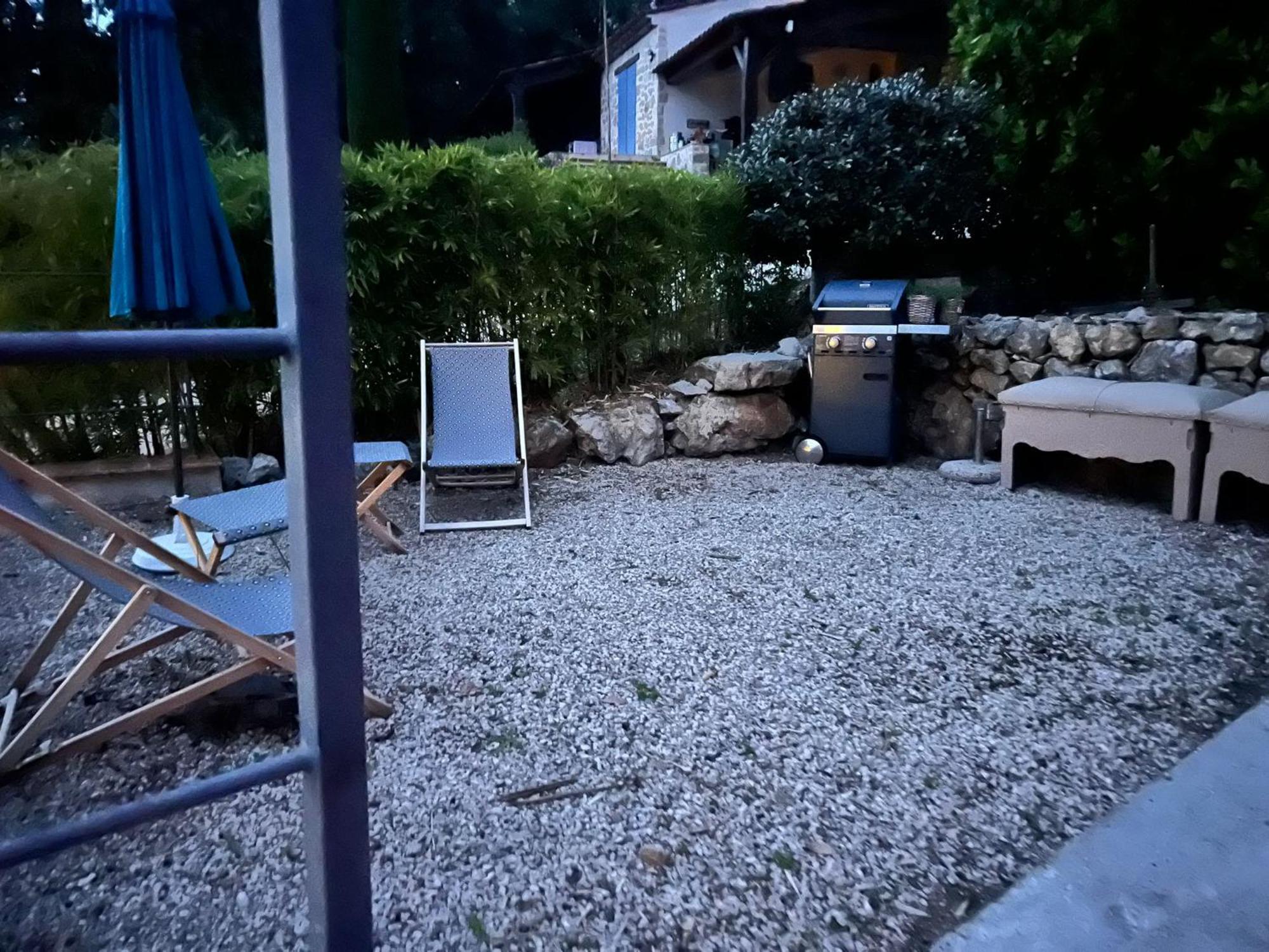 Вілла Domaine Geodora, Parfumeur En Provence Сен-Бонне-де-Монтору Екстер'єр фото
